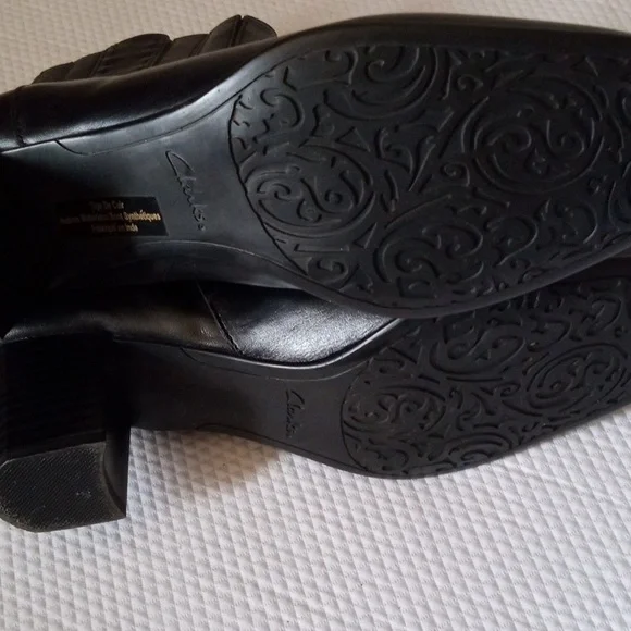 Clarks Ankle Boot 8.5 - Picture 7 of 8